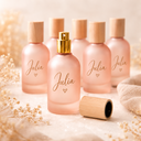 Roomsprayflesje-met-naam-op-glaswerk.webp